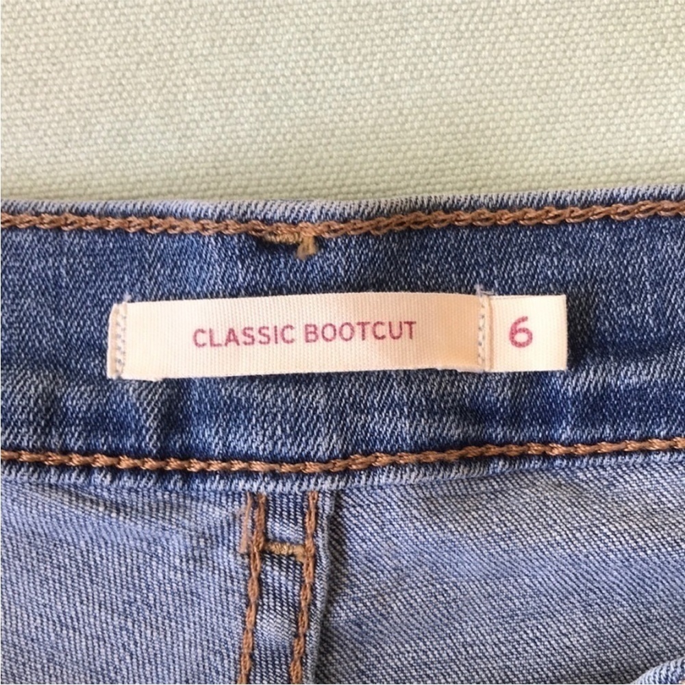 Levi’s Classic Bootcut Floral Embroidered Mid Rise Jeans Size 6 - Picture 9 of 15